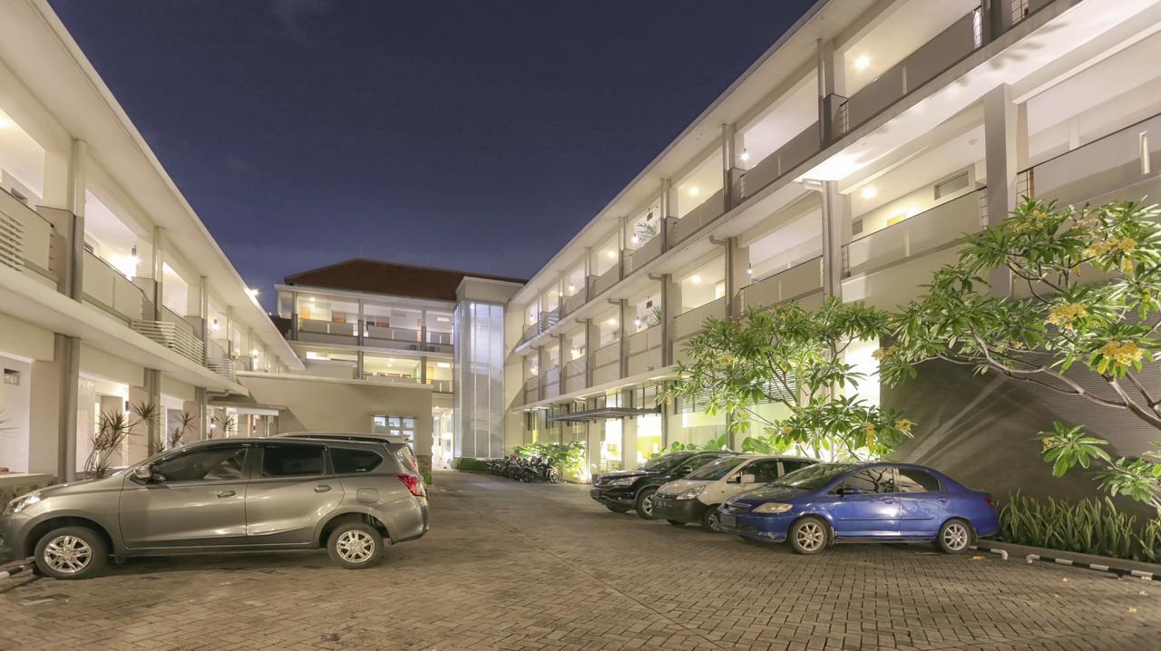 Hotel Quirin Semarang Exterior foto
