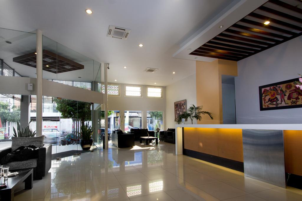 Hotel Quirin Semarang Exterior foto